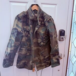 Alpha Industries Women’s M-65 Field Jacket – Woodland Camo Large with Hood